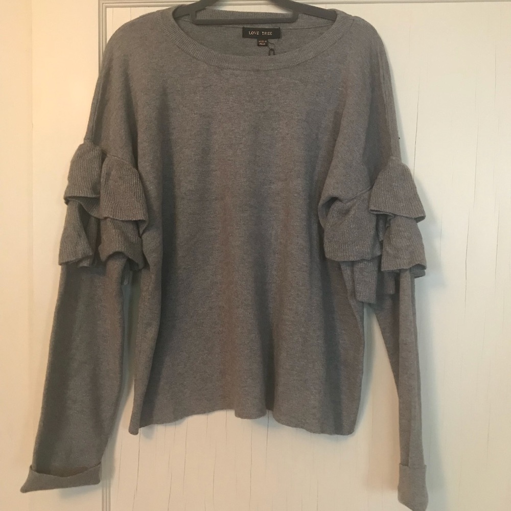 NWT cozy ruffle sleeve sweater